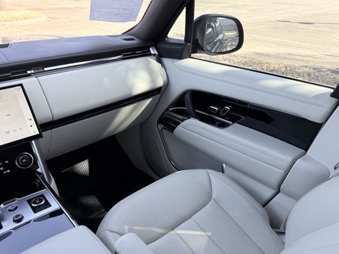 Used 2023 Land Rover Range Rover Long Wheelbase Autobiography image 68