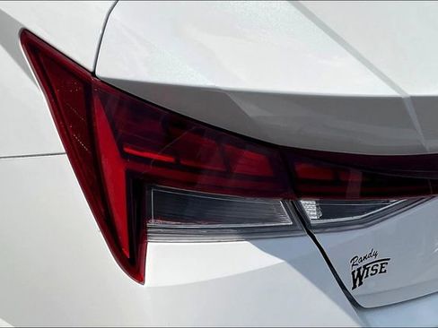 New 2025 Hyundai Elantra Limited image 24