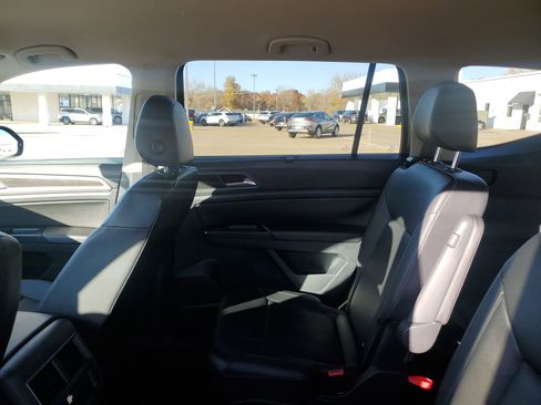 Used 2019 Volkswagen Atlas SE image 30