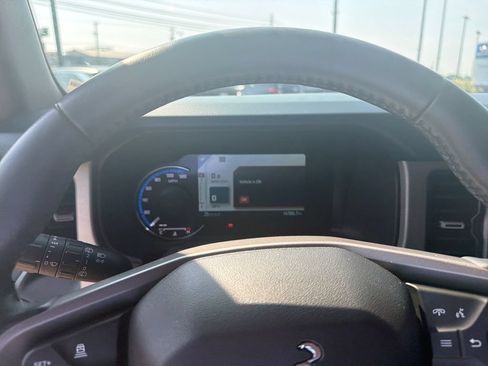 Used 2024 Ford Bronco Outer Banks AWD/4WD image 16