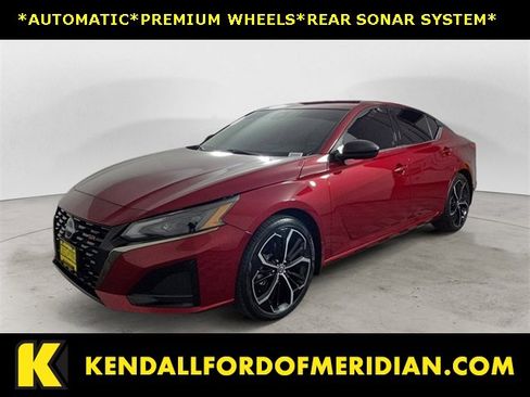 Used 2024 Nissan Altima 2.5 SR image 1