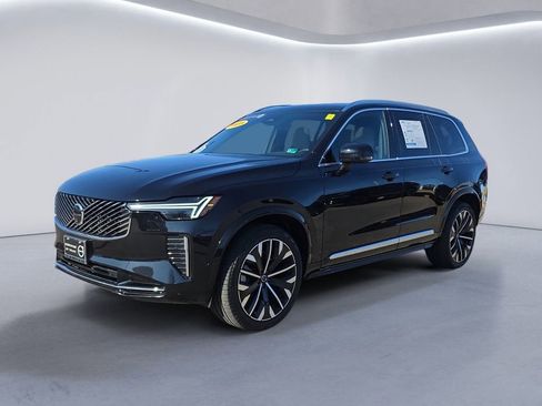 Certified 2025 Volvo XC90 B6 Plus image 7
