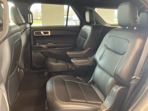 Used 2020 Ford Explorer XLT w/ Equipment Group 202A image 27