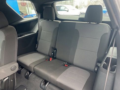 Used 2023 Chevrolet Traverse LT image 27