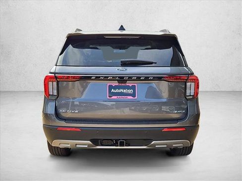 New 2026 Ford Explorer Active w/ Active Comfort Package image 8
