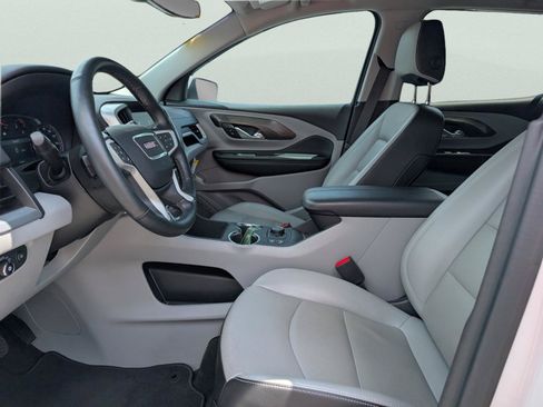 Used 2024 GMC Terrain SLT FWD image 17