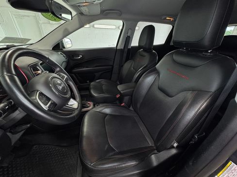 Used 2018 Jeep Compass Trailhawk w/ Leather Interior Group AWD/4WD image 14