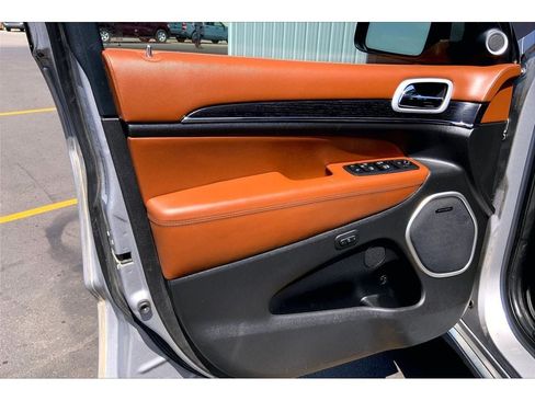Used 2018 Jeep Grand Cherokee Summit w/ Platinum Series Group AWD/4WD image 25