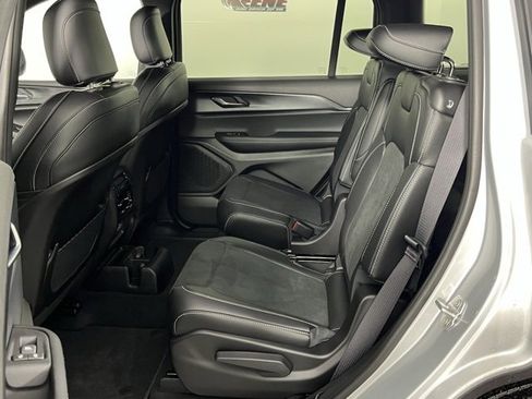 New 2025 Jeep Grand Cherokee L Altitude image 26