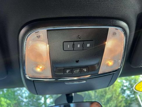 Used 2021 Jeep Grand Cherokee Laredo X AWD/4WD image 11