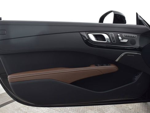 Used 2016 Mercedes-Benz SL 550 image 11