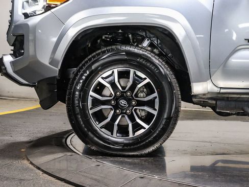 Certified 2022 Toyota Tacoma TRD Sport w/ TRD Premium Sport Package AWD/4WD image 9