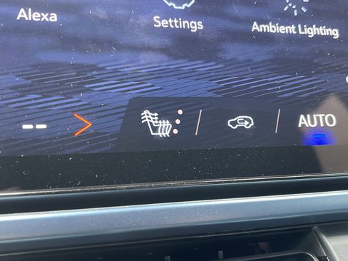 Used 2024 Chevrolet Equinox EV LT w/ LPO, Blackout Package image 27