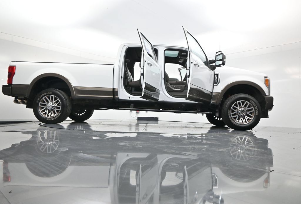 Used 2017 Ford F350 King Ranch w/ King Ranch Ultimate Package AWD/4WD image 55