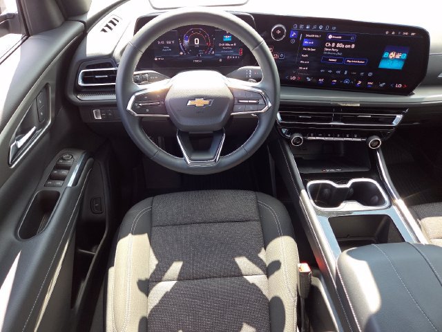 Used 2025 Chevrolet Traverse LT w/ LPO, Floor Liner Package FWD image 25