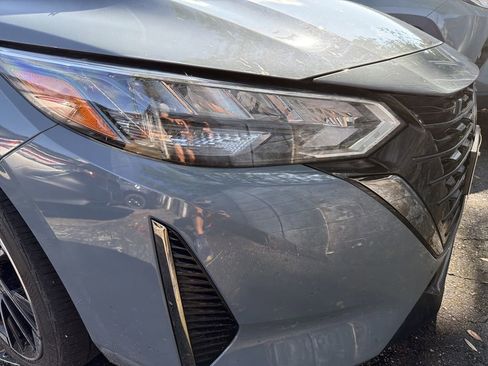 Used 2024 Nissan Sentra SR FWD image 2