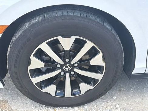 Certified 2025 Honda Odyssey EX-L image 12