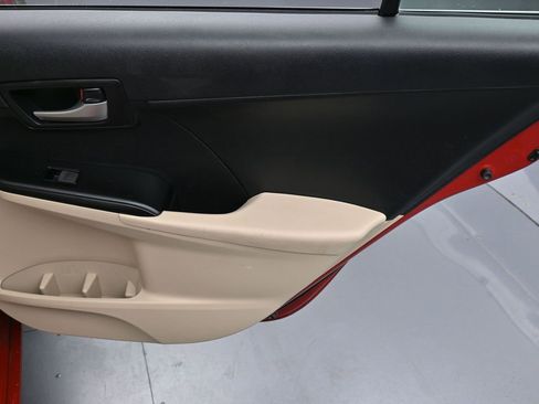 Used 2014 Toyota Camry LE image 13