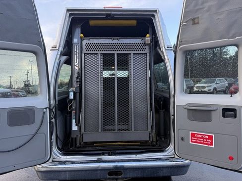 Used 2011 Ford E-350 and Econoline 350 XLT image 12