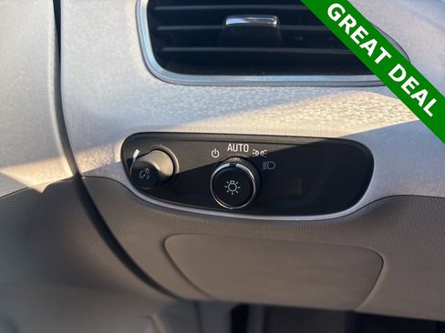 Used 2019 Chevrolet Bolt Premier w/ Infotainment Package image 23