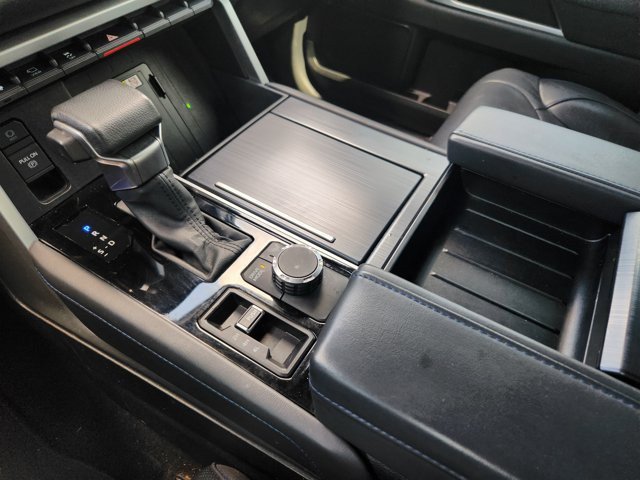 Used 2024 Toyota Tundra Platinum AWD/4WD image 18