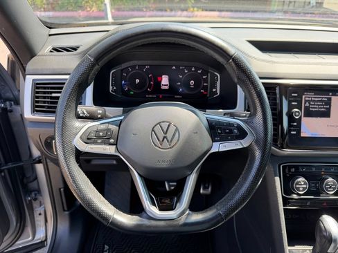 Used 2020 Volkswagen Atlas Cross Sport SEL R-Line AWD/4WD image 19