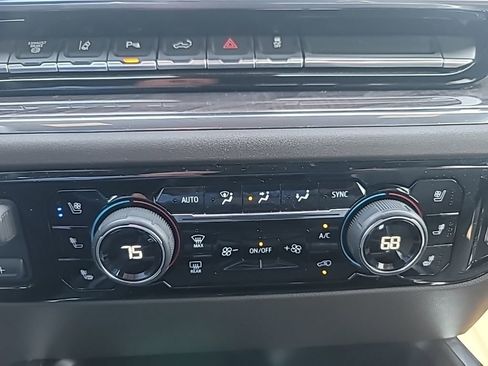 Used 2024 Chevrolet Silverado 2500 LTZ w/ LTZ Convenience Package image 26