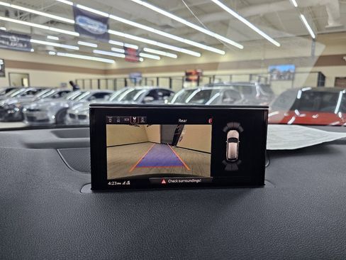 Used 2018 Audi Q7 3.0T Premium Plus w/ Premium Plus Package image 37