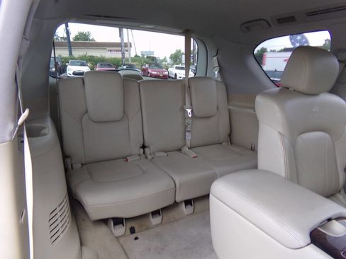 Used 2013 INFINITI QX56 4WD w/ Deluxe Touring Pkg image 31