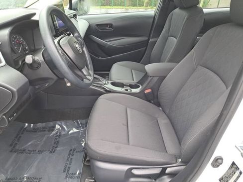 Used 2025 Toyota Corolla LE image 18