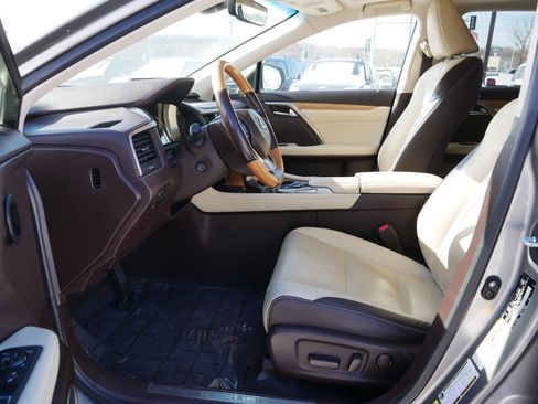 Used 2018 Lexus RX 350L Premium w/ Premium Package image 12