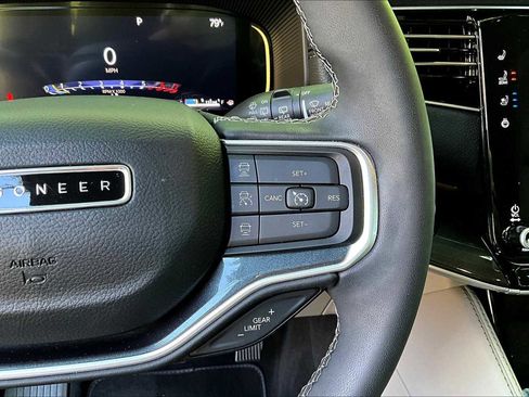 Used 2024 Jeep Wagoneer 4WD w/ Premium Group I image 22