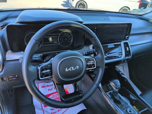 Used 2022 Kia Sorento SX image 9