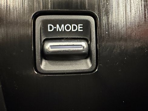 Used 2023 Nissan Rogue SV image 35