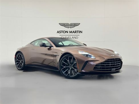 Used 2025 Aston Martin V8 Vantage Coupe image 1