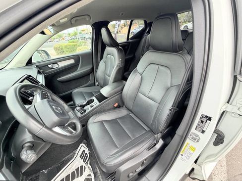 Used 2019 Volvo XC40 T5 Momentum AWD/4WD image 11