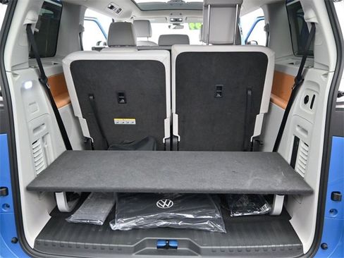 Used 2025 Volkswagen ID. Buzz 1st Edition image 10