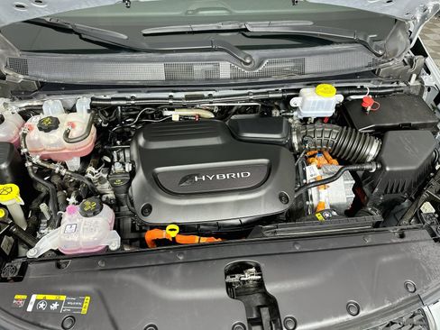 Used 2023 Chrysler Pacifica Touring-L FWD image 31