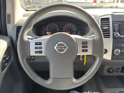 Used 2018 Nissan Frontier SV image 18