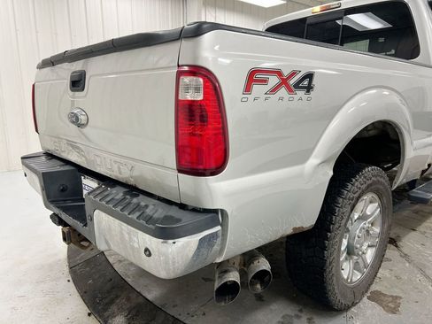 Used 2014 Ford F250 Lariat w/ Chrome Package image 31