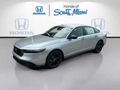 New 2025 Honda Accord SE image 3