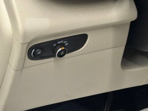 Used 2023 Buick Envision Preferred FWD image 19