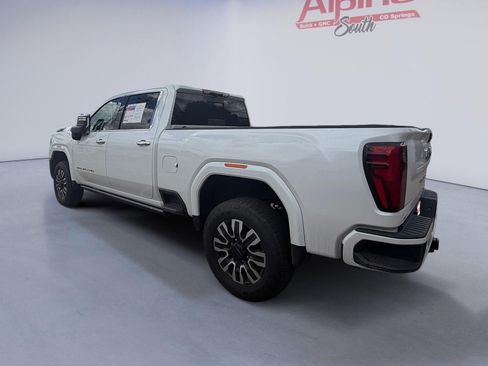 Used 2025 GMC Sierra 3500 Denali Ultimate AWD/4WD image 3