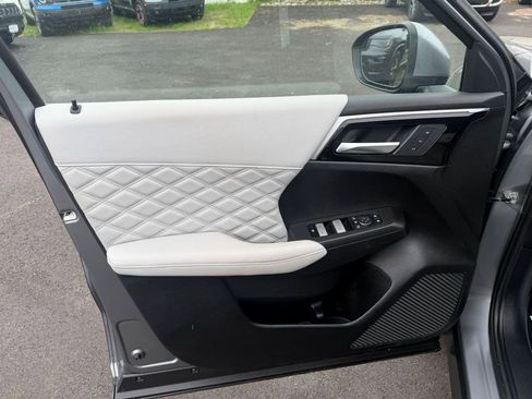 Used 2024 Mitsubishi Outlander SEL AWD/4WD image 9