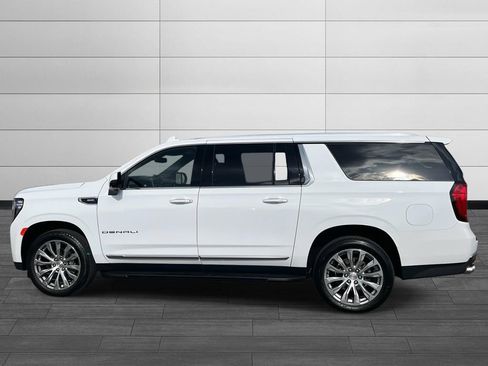 Used 2023 GMC Yukon XL Denali image 2