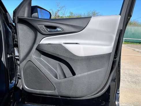 Used 2024 Chevrolet Equinox LS w/ LS Convenience Package FWD image 21