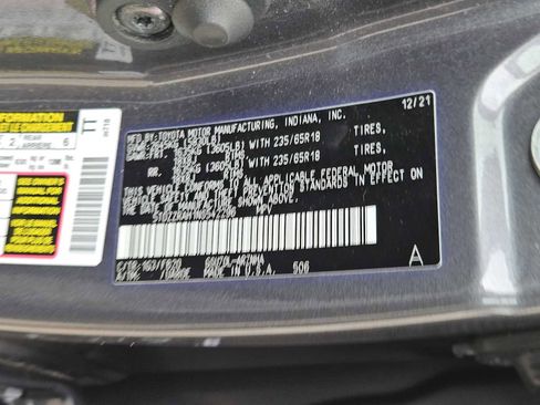 Used 2022 Toyota Highlander LE image 31