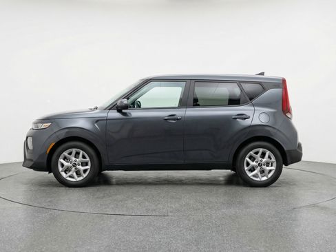 Used 2025 Kia Soul LX w/ LX Technology Package FWD image 5