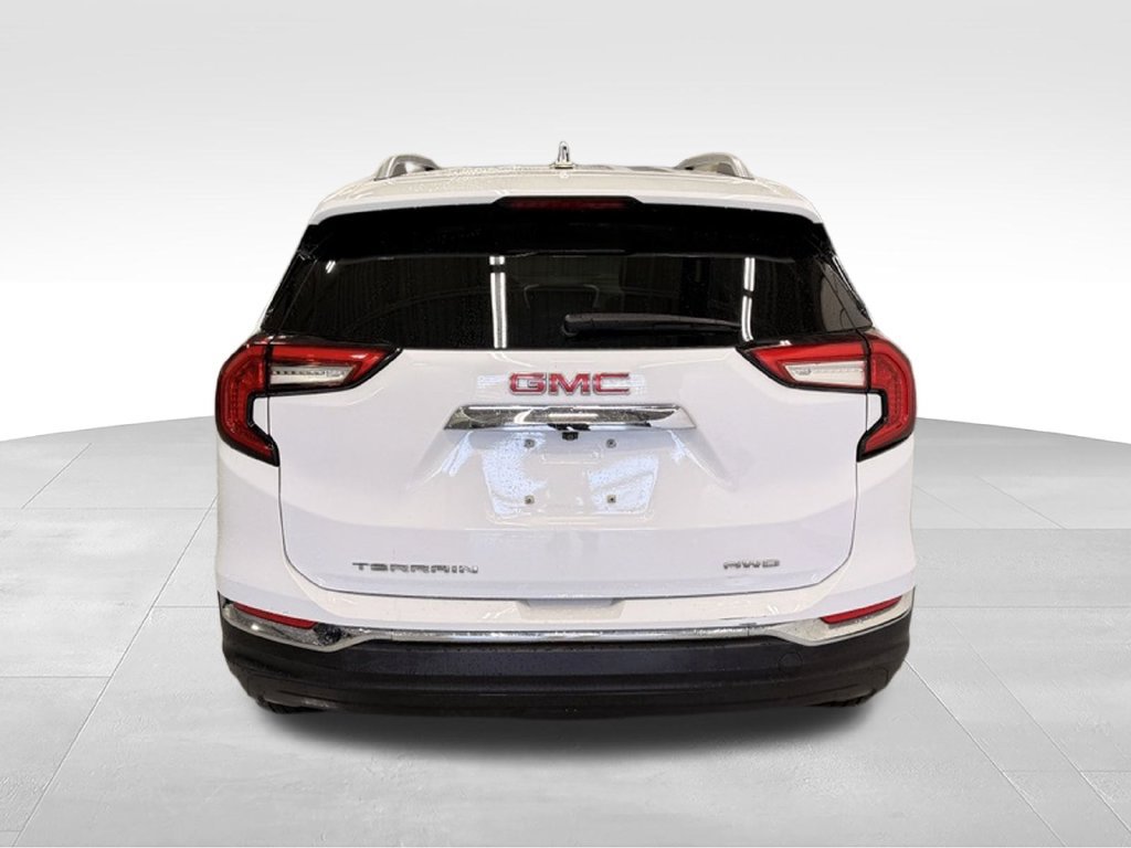 Used 2024 GMC Terrain SLT AWD/4WD image 4