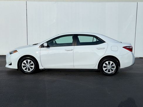 Used 2017 Toyota Corolla L FWD image 2